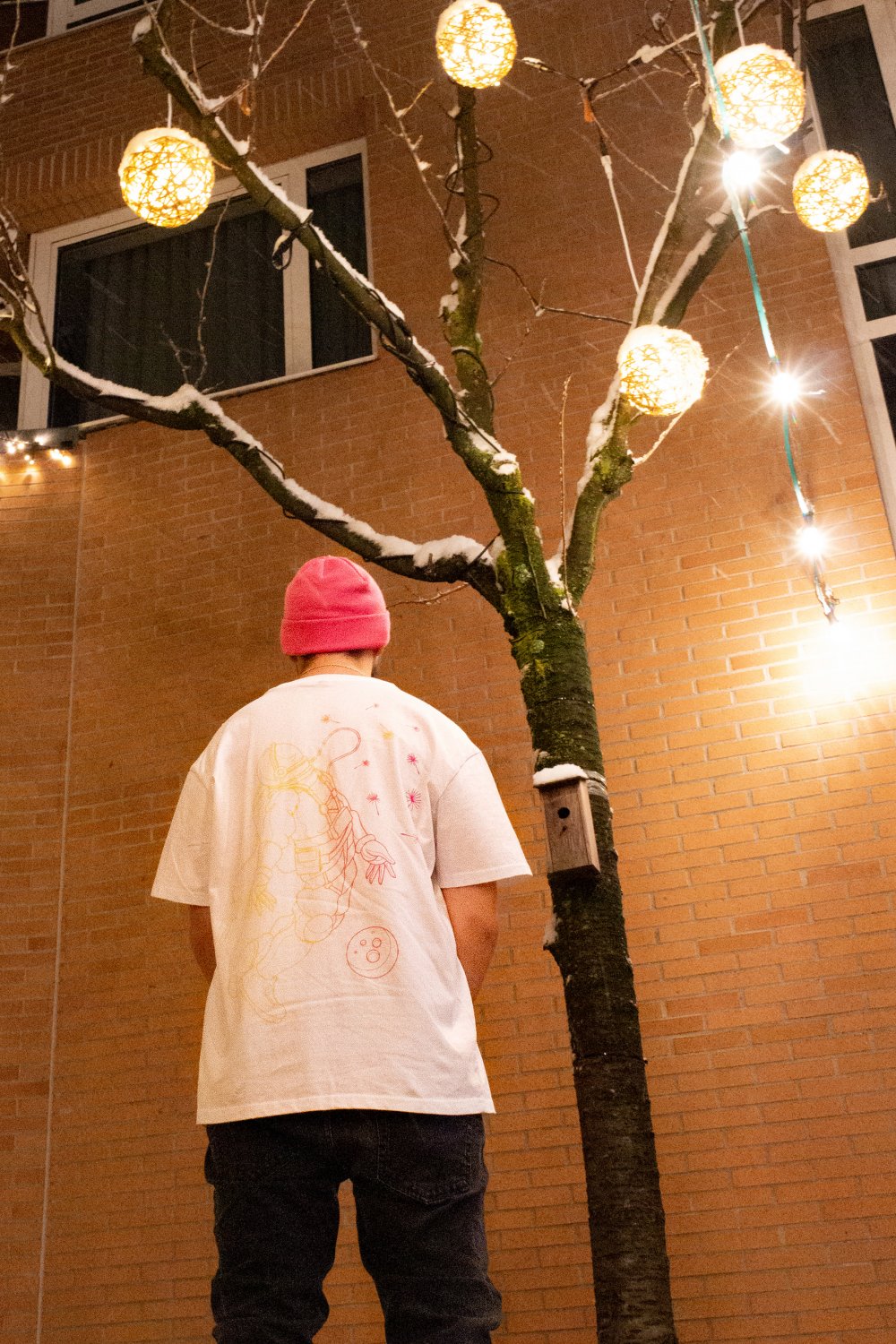 Dandelions | Build Your Brand / T-Shirt BY102 screen printed