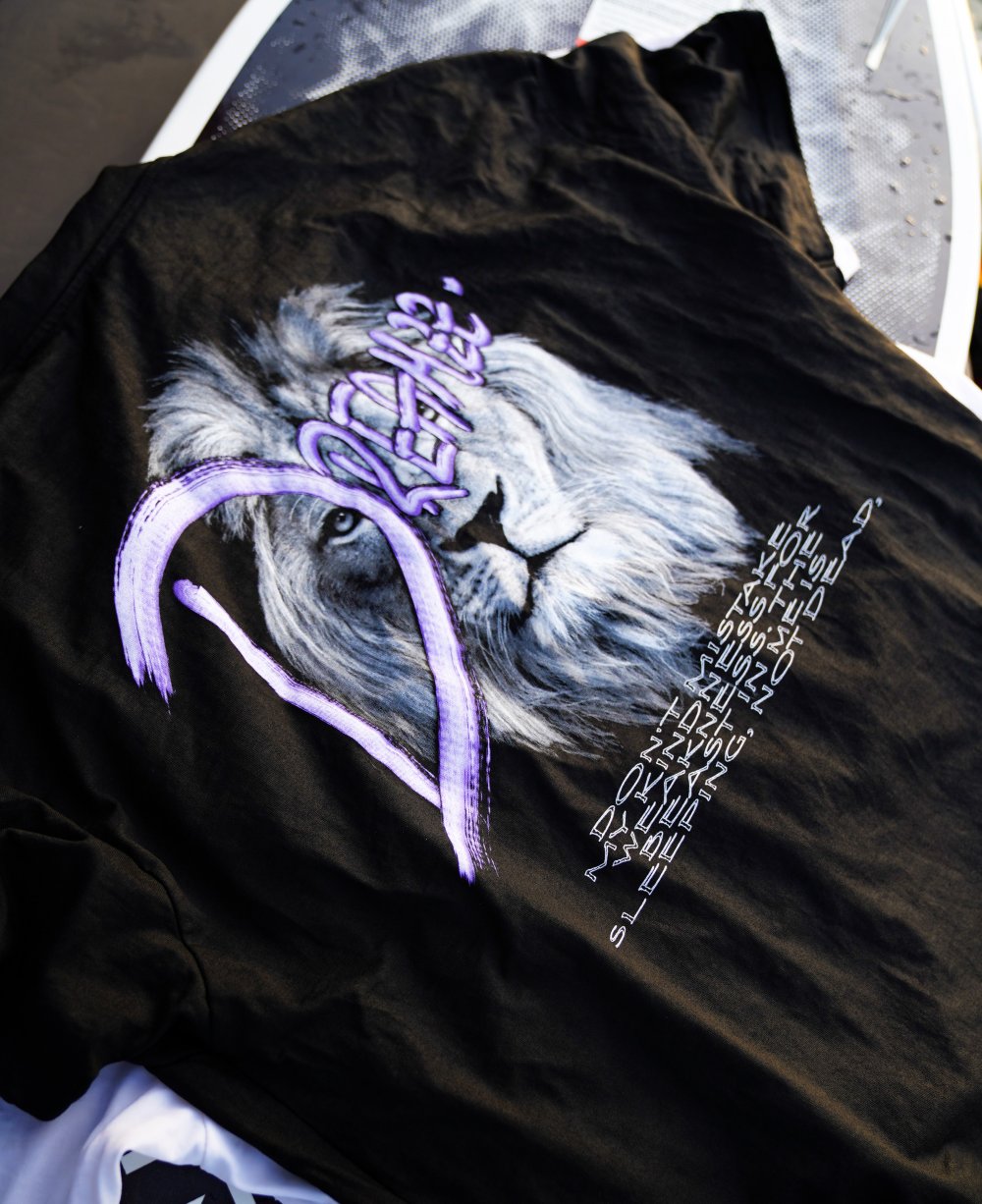 Ropa Dreamzz | Camisetas con serigrafía y bordado.