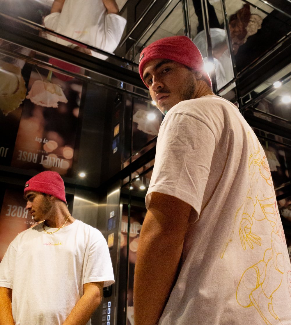 Dandelions | Build Your Brand / T-Shirt BY102 screen printed