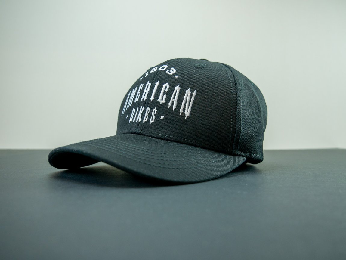 Individual cap production according to customer requirements | Front embroidery | Embroidery at the back | Embossed closure buckle | Printed seam tapes inside | Woven labels